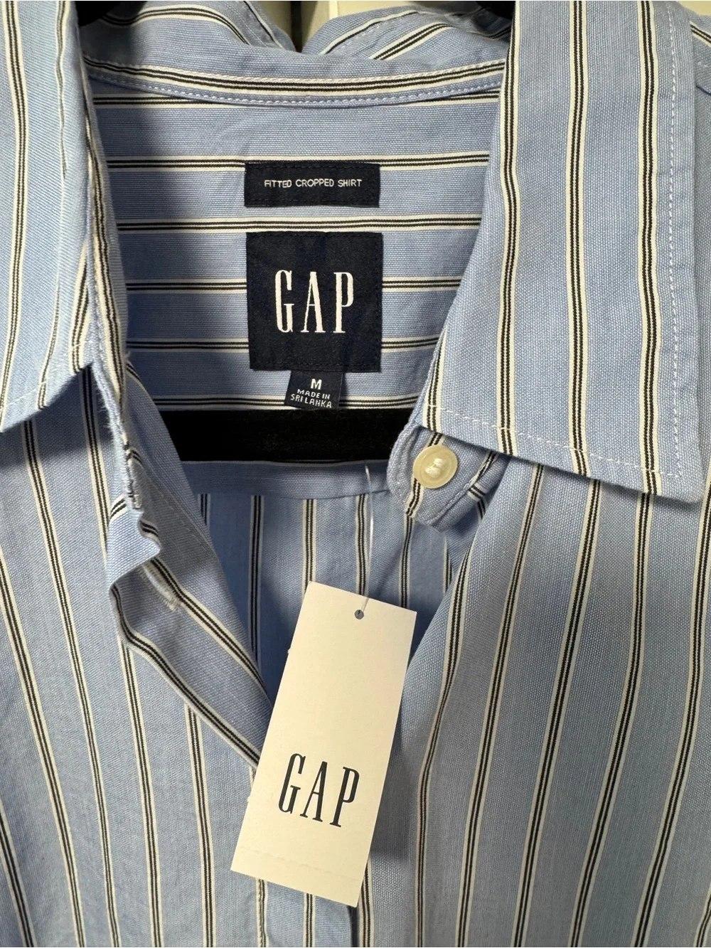 NEW with tags Gap Women's  Cotton Fitted Crop Blue Shirt Black White Stripe M - Picture 5 of 9